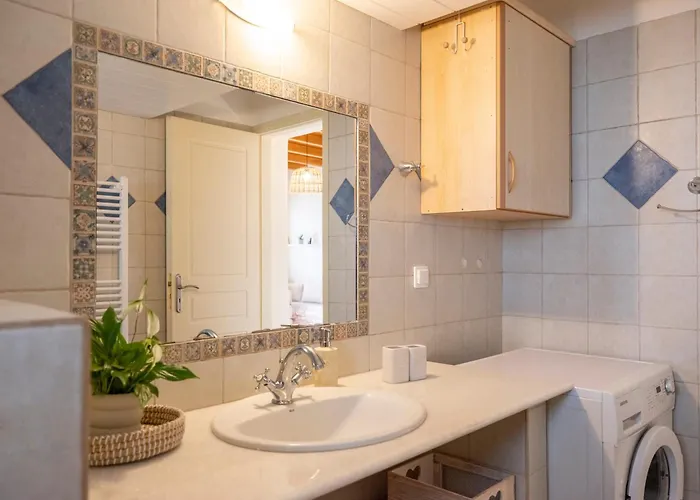 Trip's House: με θέα στη θάλασσα. أمبيلاس