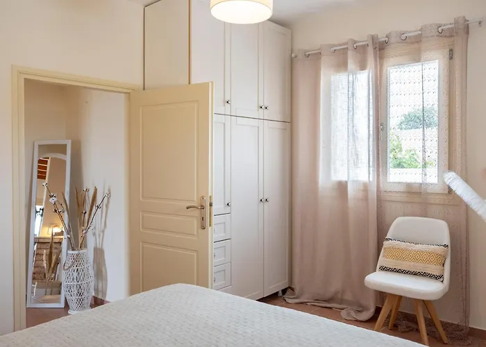 Trip's House: με θέα στη θάλασσα. أمبيلاس